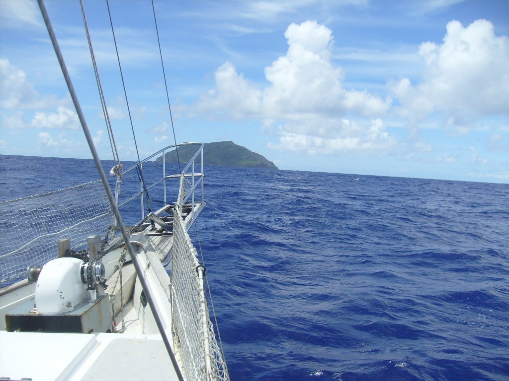 Heading for Pitcairn © Pat Goldstiver